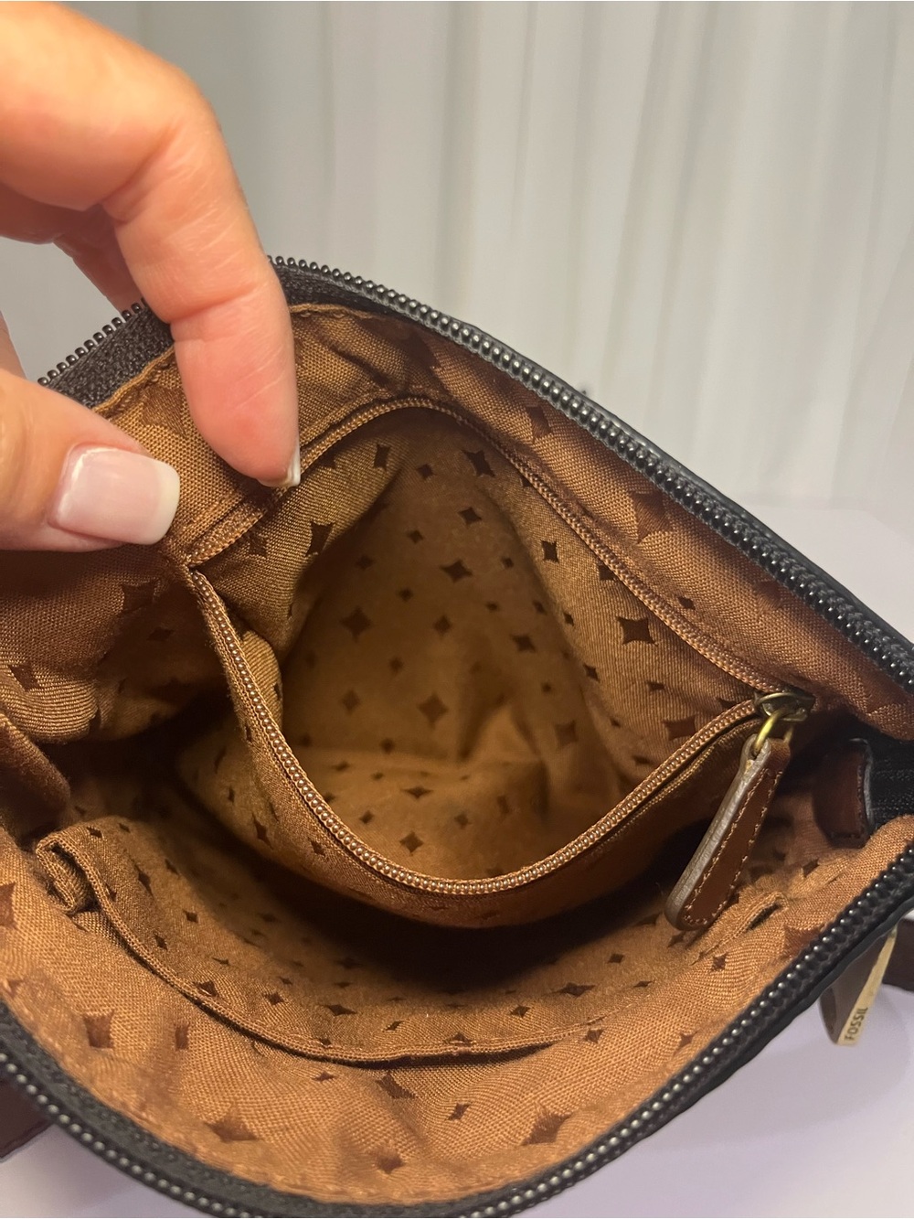 Fossil Cognac Leather Crossbody with Brass Logo - Picture 7 of 8